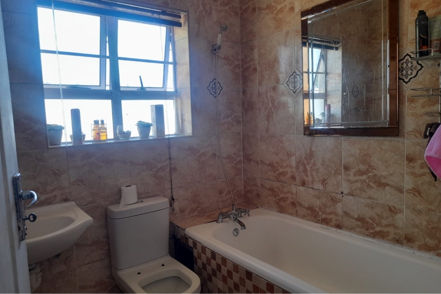 3 Bedroom Property for Sale in Labiance Estate Western Cape